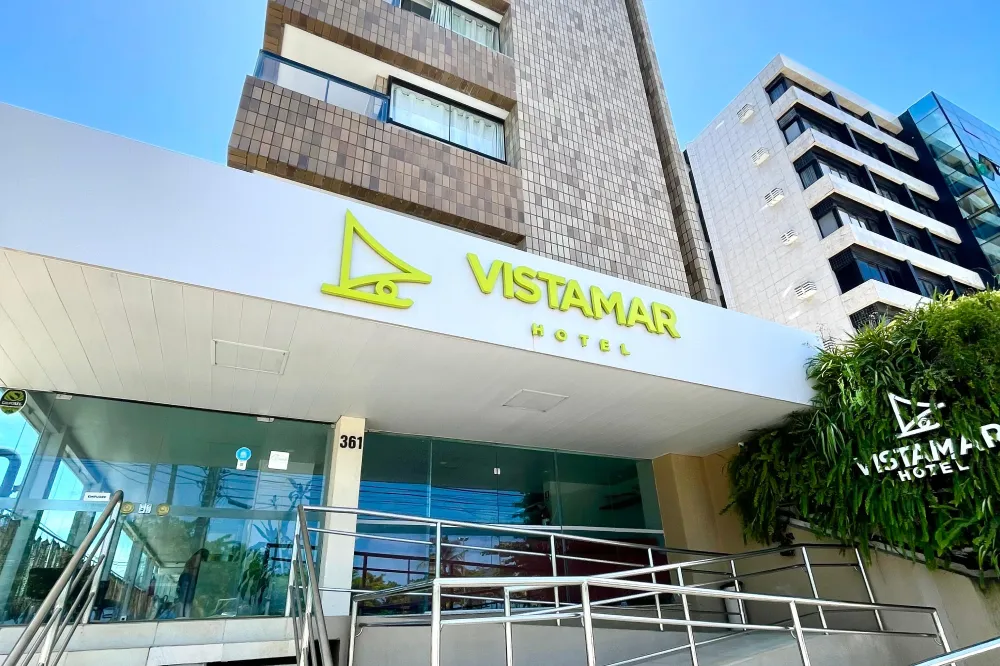 vista da píscina a noite